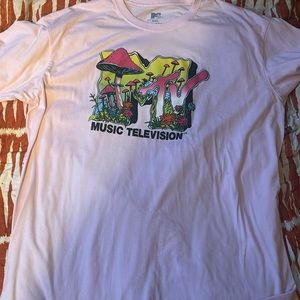 MTV pink tee